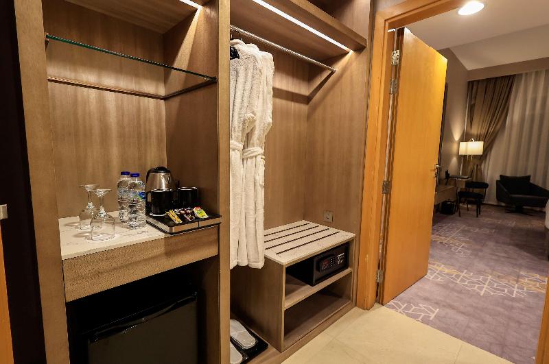 Best Western Premier M Four Hotel - Oda