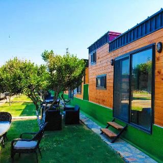 Mi̇ya Garden Ti̇ny House