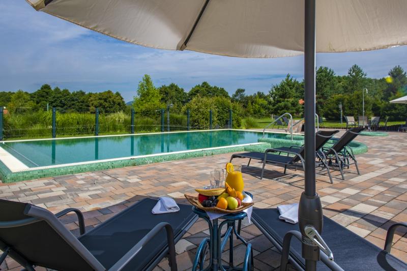 Forest Hills Hotel & Golf Zirc - Havuz