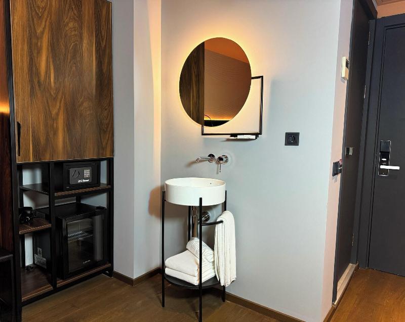 Tbilisi Edition - Design Hotel - Oda