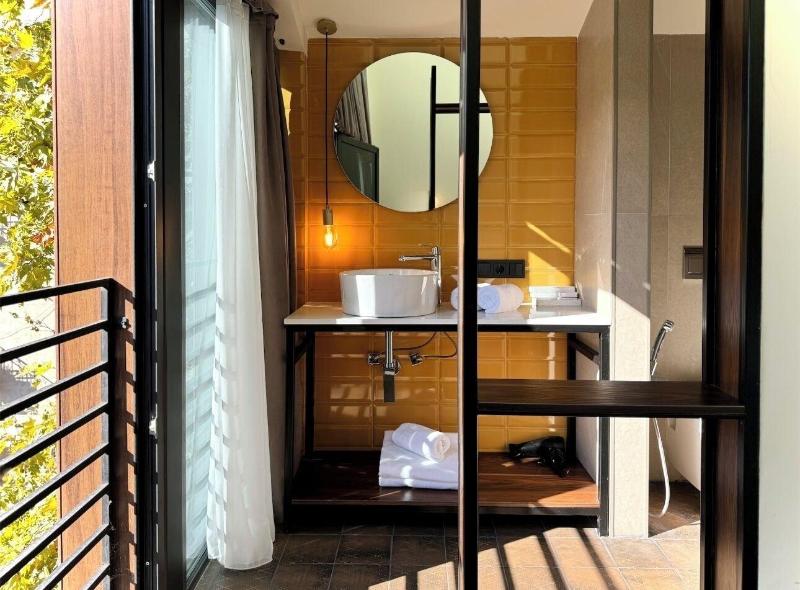 Tbilisi Edition - Design Hotel - Oda