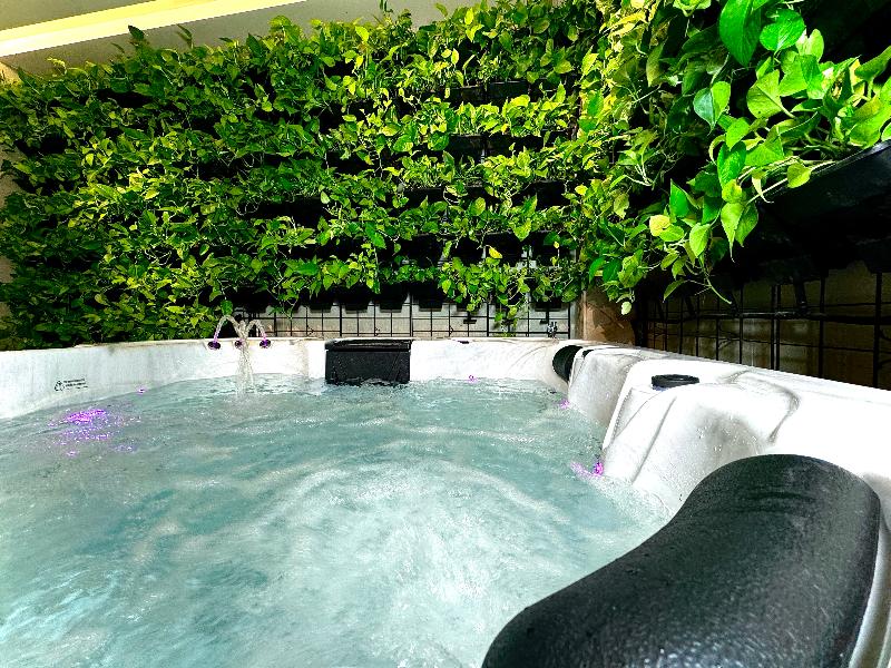 Tbilisi Edition - Design Hotel - Havuz