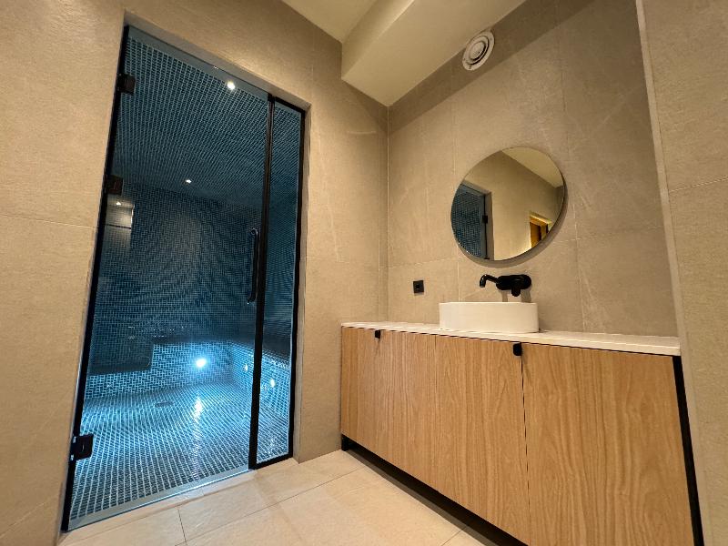 Tbilisi Edition - Design Hotel - Havuz