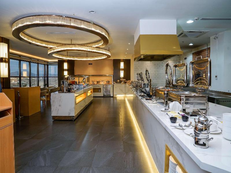 Best Western Plus Danat Almansak Hotel - Restoran