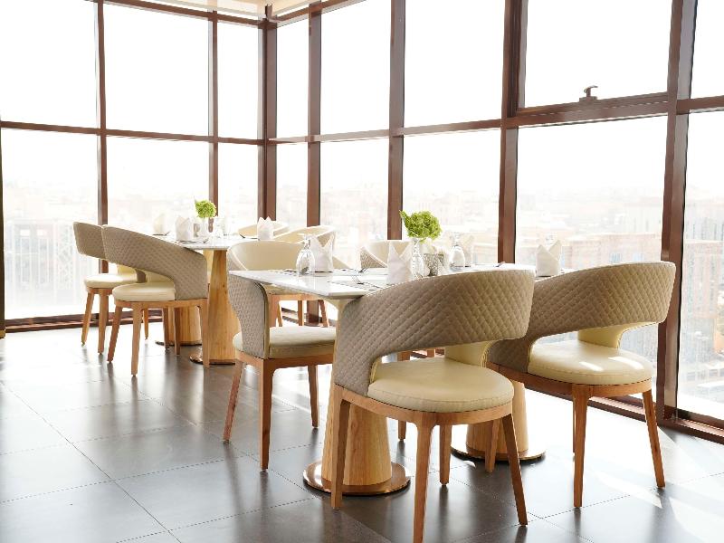 Best Western Plus Danat Almansak Hotel - Restoran