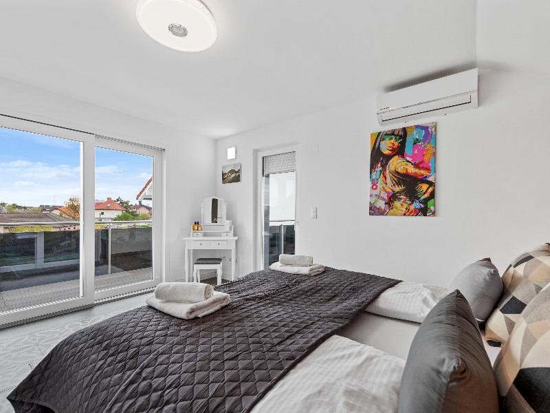 SKY9 Homes & Villas - Franz Spiegel-Gasse - Oda