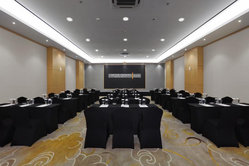 Harper Premier Nagoya Batam - Toplantı