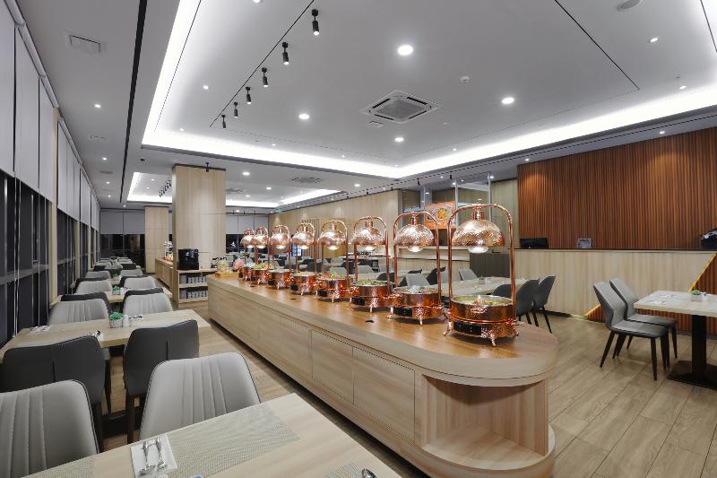 Harper Premier Nagoya Batam - Restoran