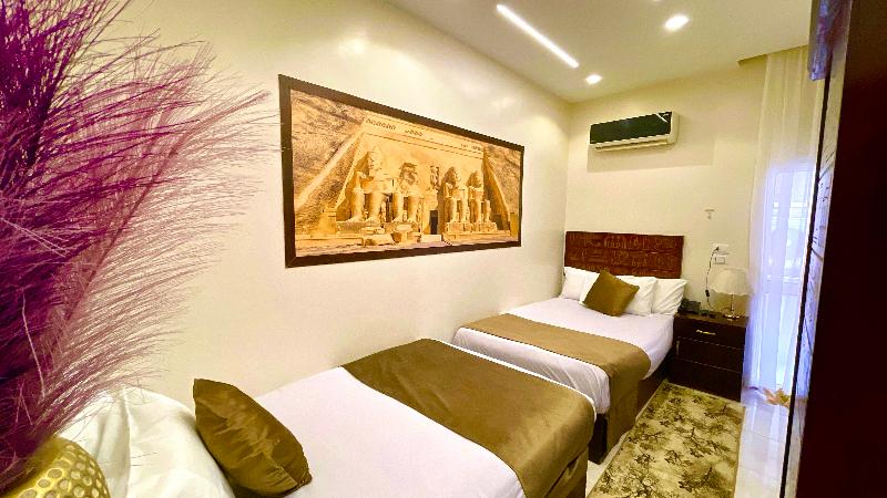 Nemes Pyramids View Inn - Oda