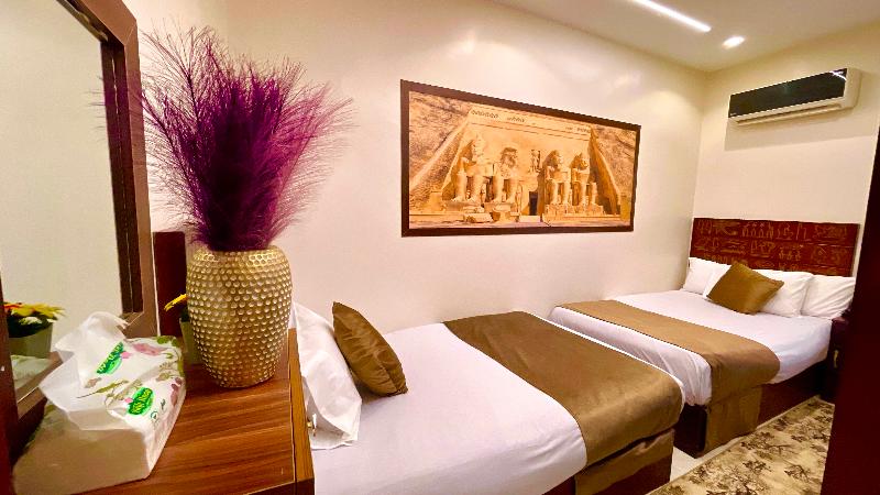Nemes Pyramids View Inn - Oda