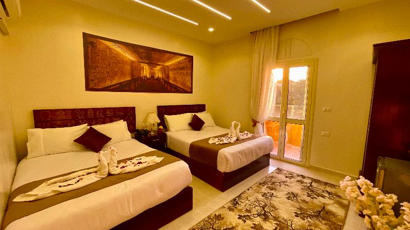 Nemes Pyramids View Inn - Oda