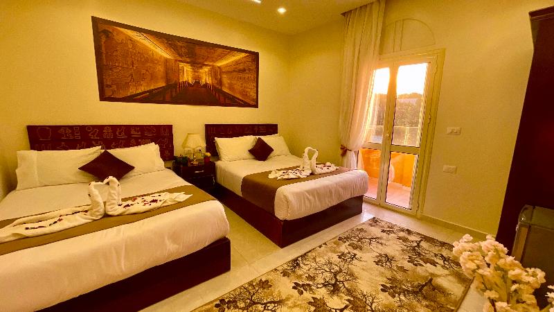 Nemes Pyramids View Inn - Oda