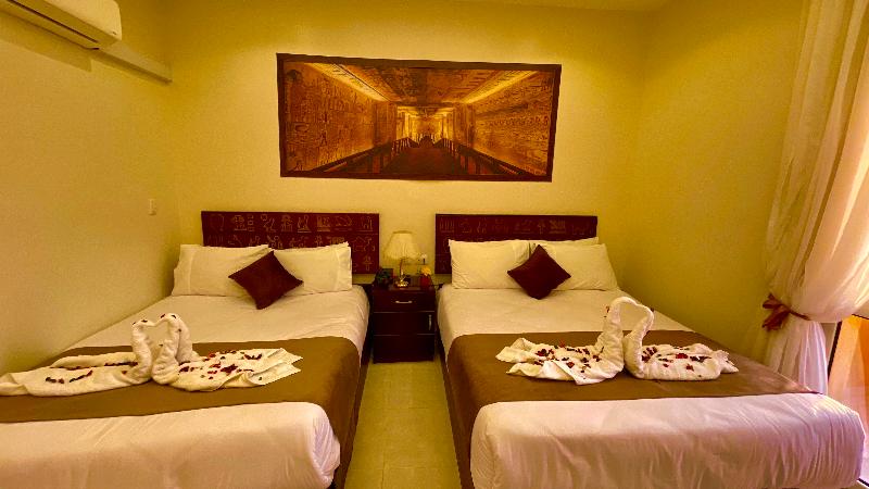 Nemes Pyramids View Inn - Oda
