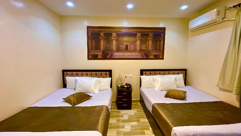 Nemes Pyramids View Inn - Oda