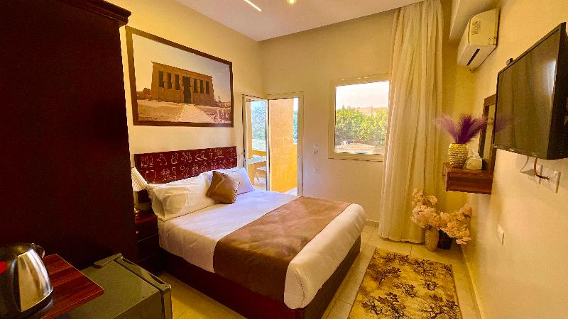 Nemes Pyramids View Inn - Oda