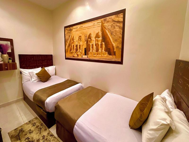 Nemes Pyramids View Inn - Oda