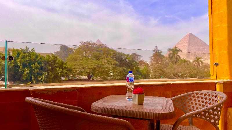 Nemes Pyramids View Inn - Oda