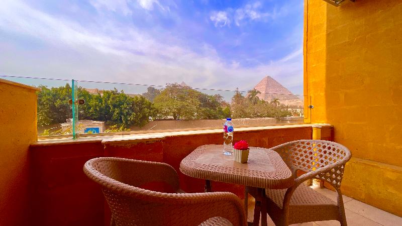 Nemes Pyramids View Inn - Oda