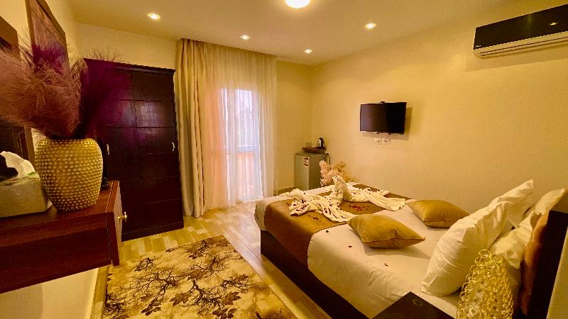 Nemes Pyramids View Inn - Oda
