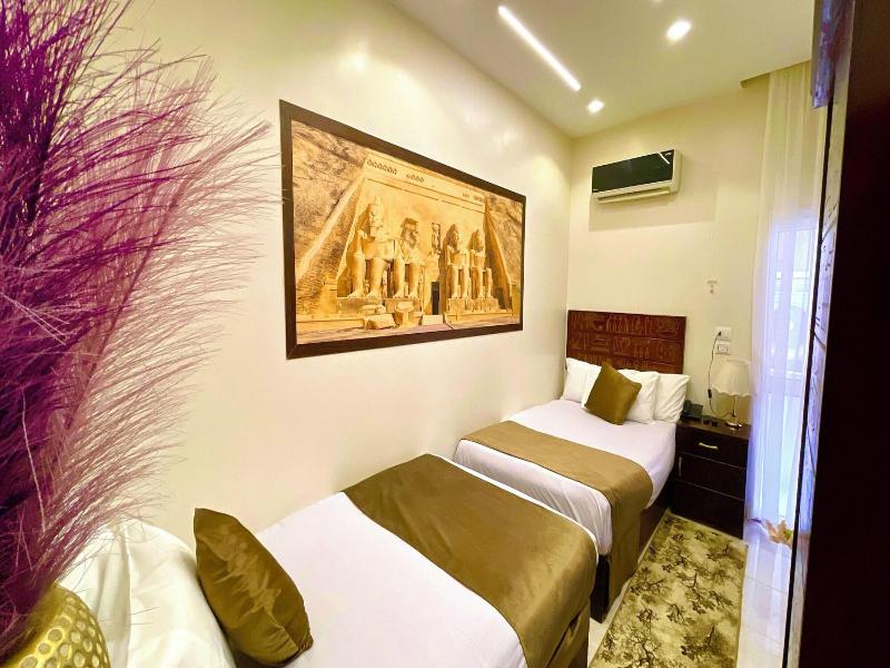 Nemes Pyramids View Inn - Oda