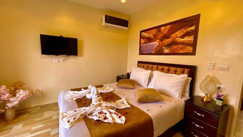 Nemes Pyramids View Inn - Oda