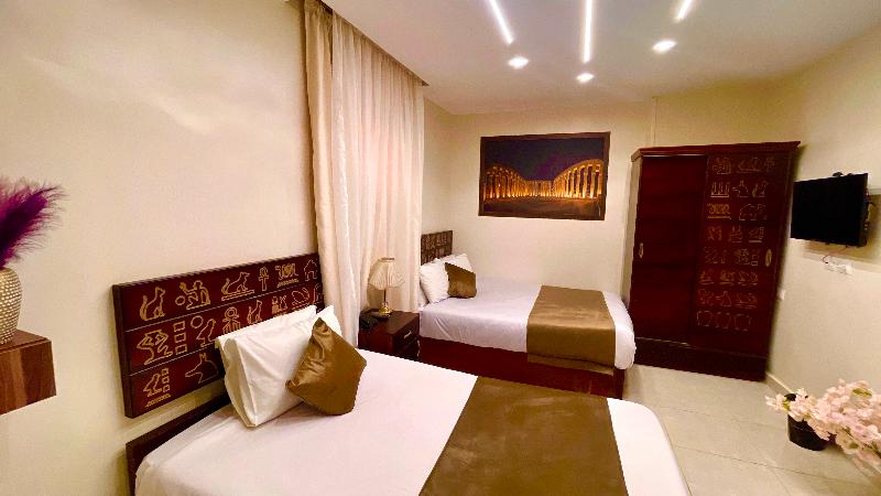 Nemes Pyramids View Inn - Oda