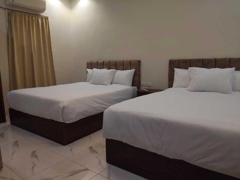 Nemes Pyramids View Inn - Oda