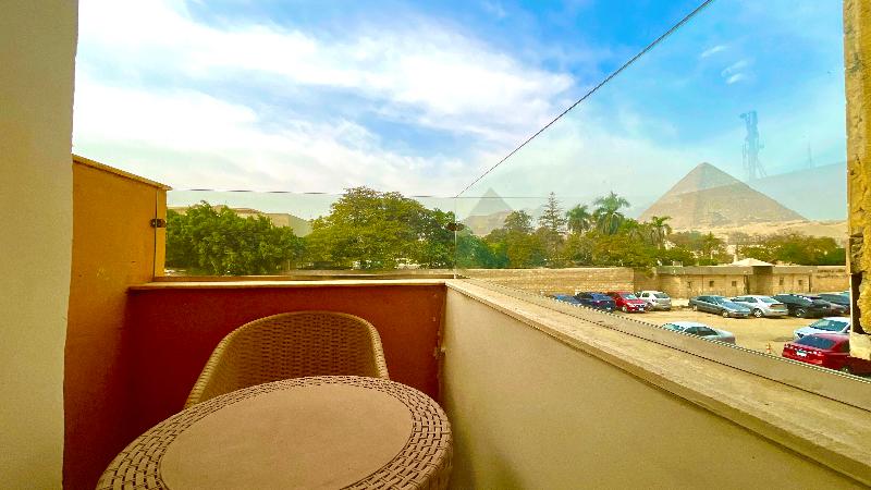 Nemes Pyramids View Inn - Oda