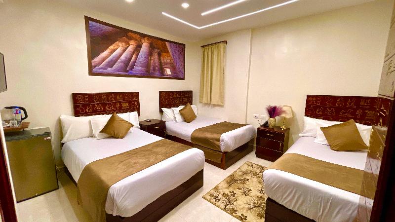 Nemes Pyramids View Inn - Oda