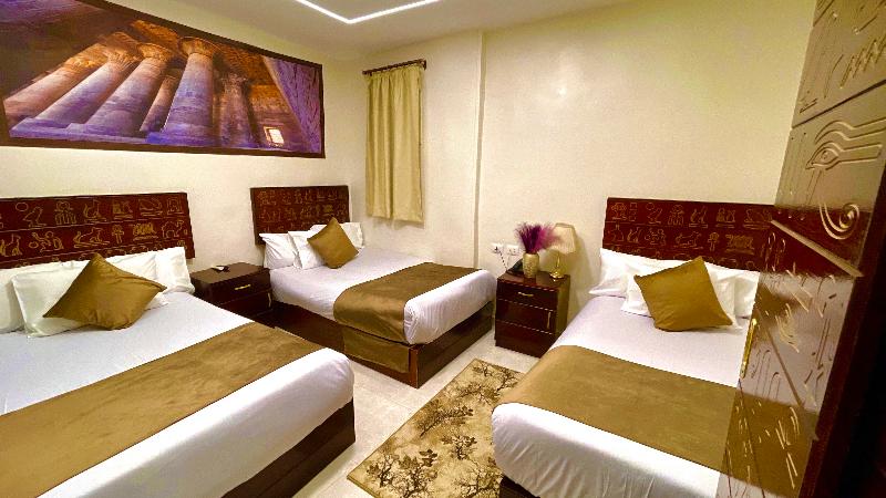 Nemes Pyramids View Inn - Oda