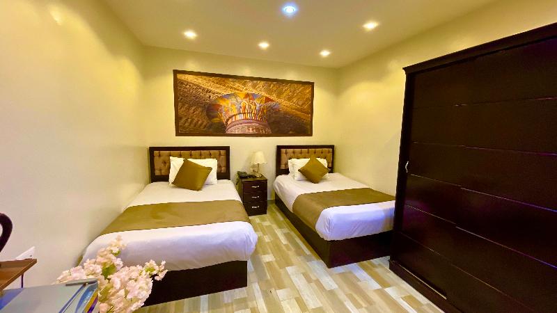 Nemes Pyramids View Inn - Oda
