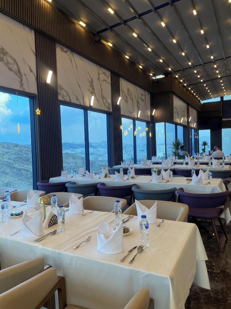 Swiss International Taif Hotel - Restoran