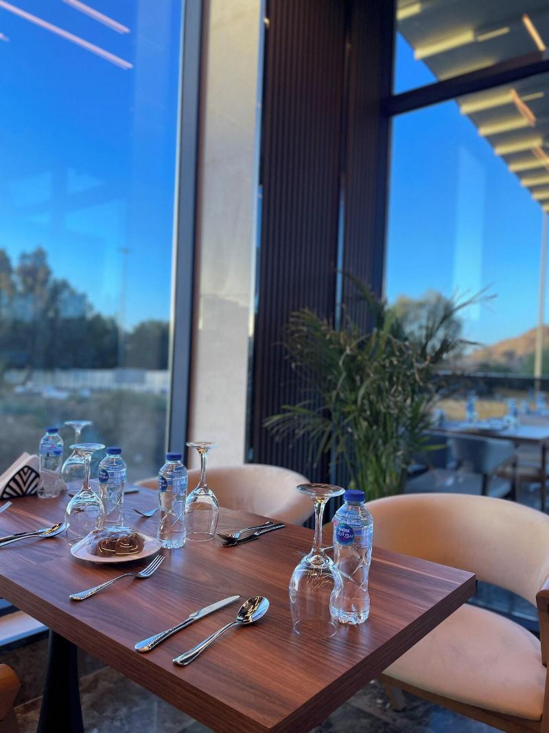 Swiss International Taif Hotel - Restoran