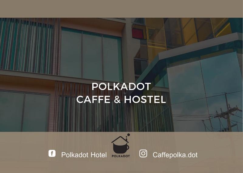 Polkadot Cafe Hotel - Lobi
