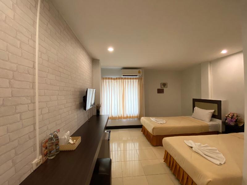 Polkadot Cafe Hotel - Oda