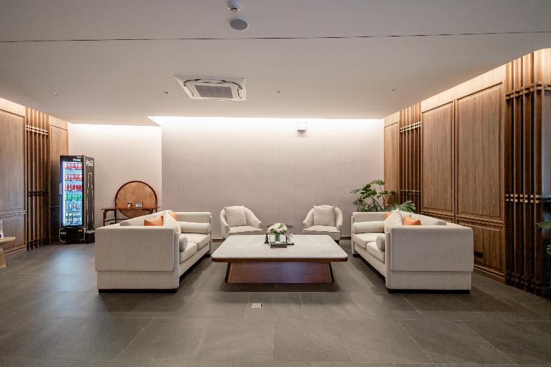 We Hotel Riverfront - Lobi