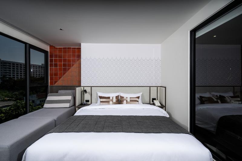 We Hotel Riverfront - Oda