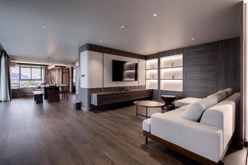 We Hotel Riverfront - Oda