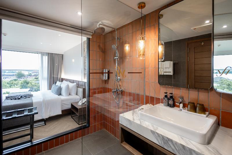 We Hotel Riverfront - Oda