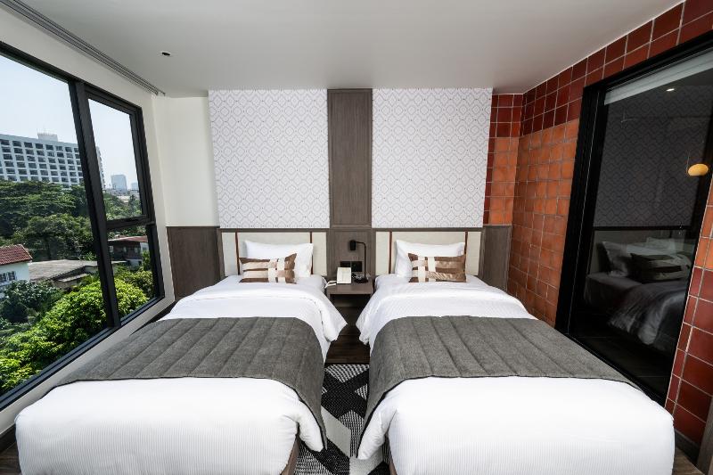 We Hotel Riverfront - Oda