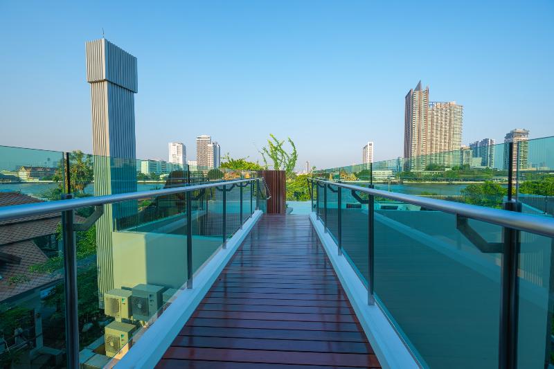 We Hotel Riverfront - Havuz