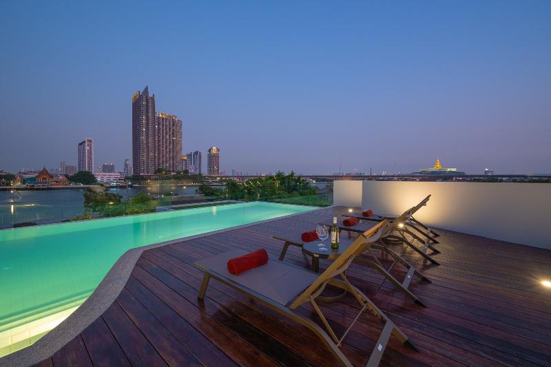 We Hotel Riverfront - Havuz
