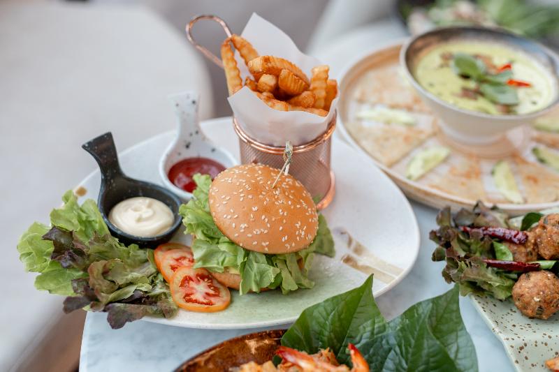 We Hotel Riverfront - Restoran