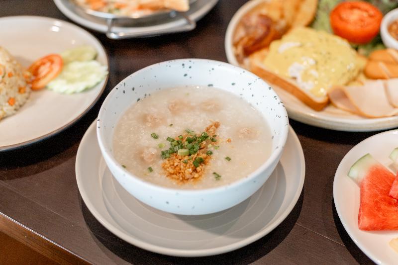 We Hotel Riverfront - Restoran
