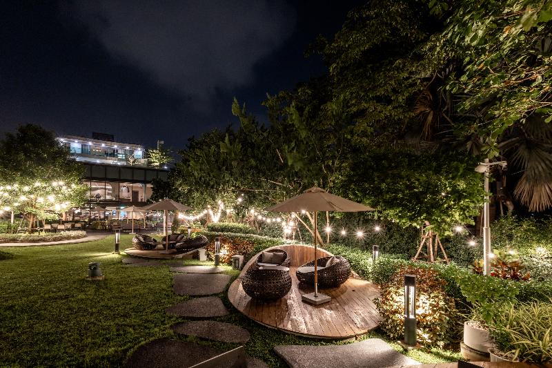We Hotel Riverfront - Restoran