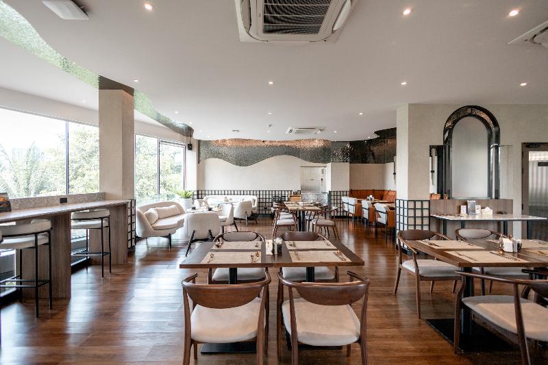We Hotel Riverfront - Restoran