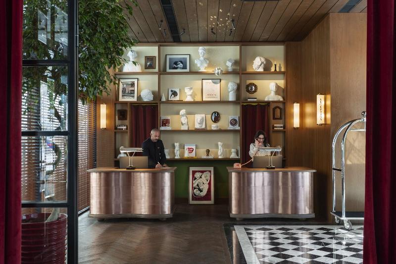 Artizan Design Hotel - Lobi