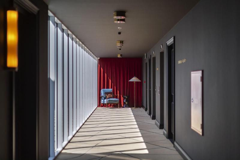 Artizan Design Hotel - Lobi