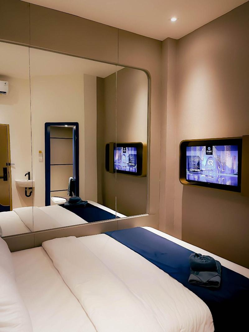 Qube Hotel By 98hospitality - Oda