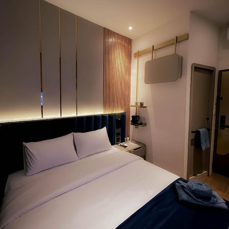 Qube Hotel By 98hospitality - Oda